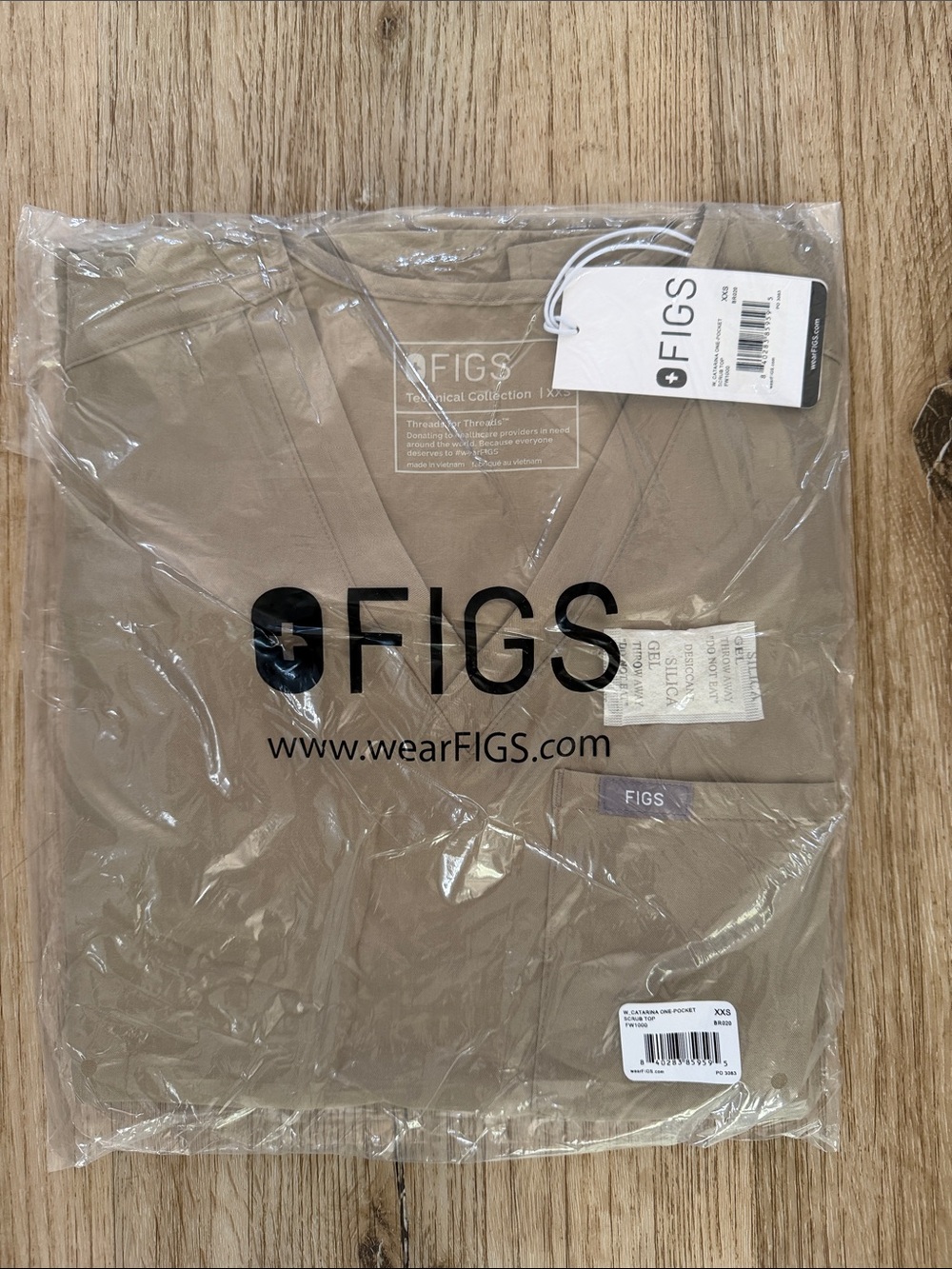 NWT- FIGS Women’s Catarina Scrub Top in Latte